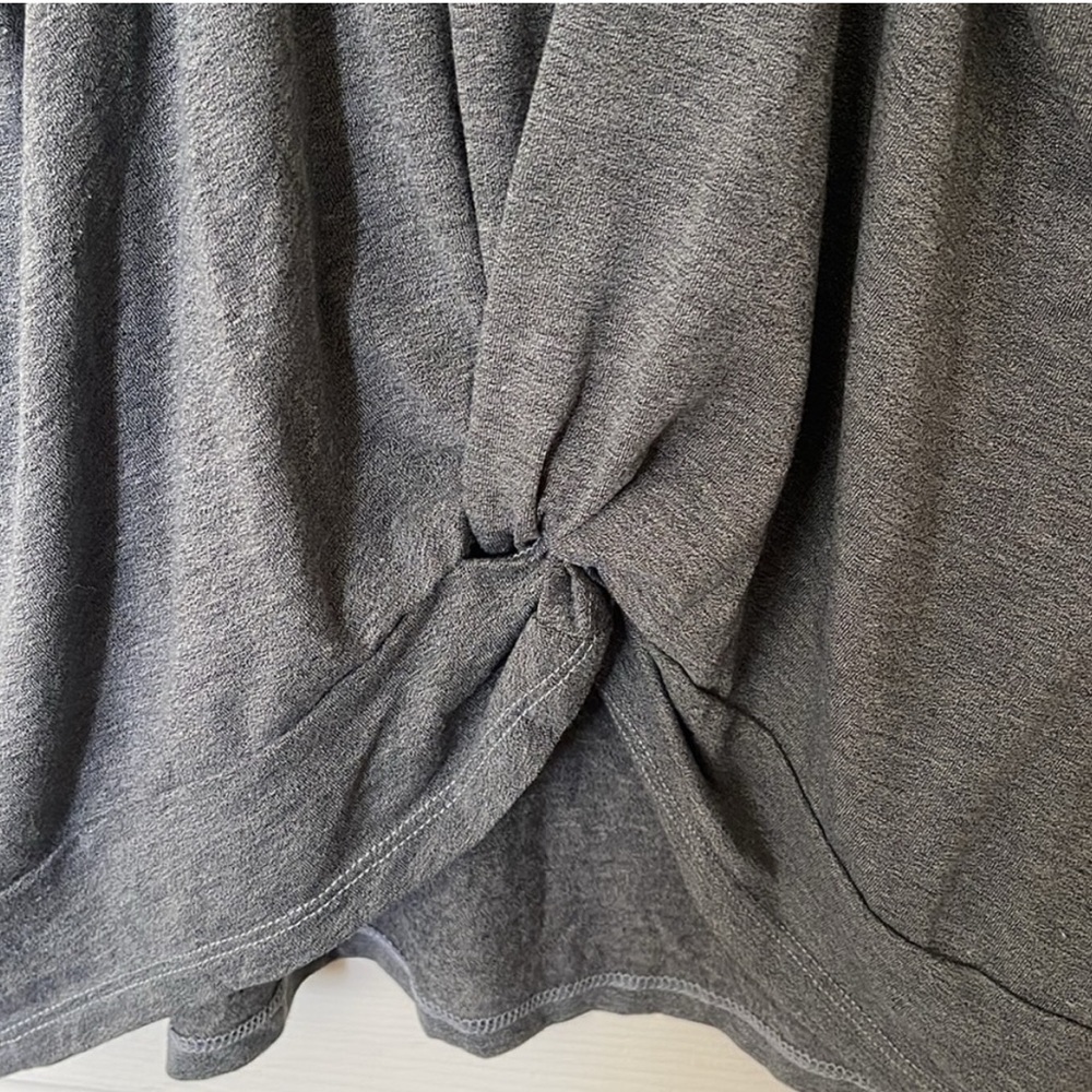 North Face Women’s Wander Gray Twist Back Tank Top Small - Picture 5 of 6